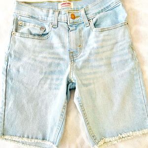 Used  Signature Levi Strauss kids shorts